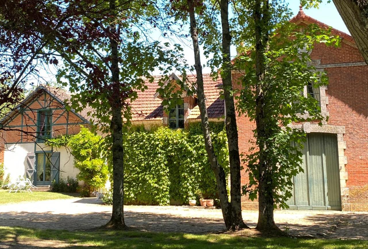 Cottages De Chateau De Vaux Yvré-lʼÉvêque Eksteriør billede